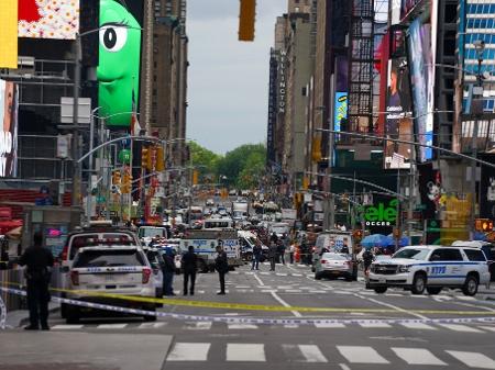Policiais atendem ocorrência de tiroteio na Times Square - 8.mai.21 - David Dee Delgado/Getty Images