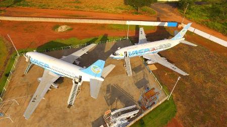 Réplica do primeiro avião que pousou em Foz do Iguaçu (PR) ficará