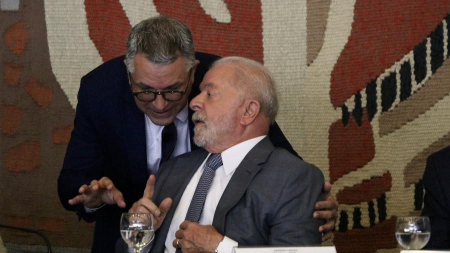 O presidente Lula e o ministro Alexandre Padilha durante o relançamento do Conselhão