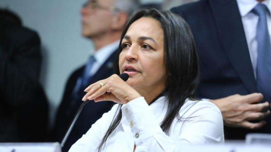 A senadora Eliziane Gama (PSD-MA) em sessão da CPI do 8 de janeiro