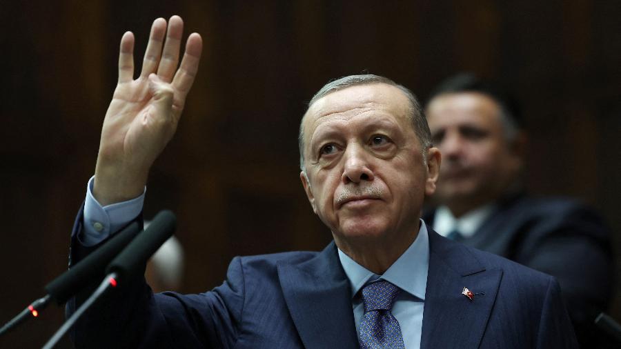 As eleições municipais registram cenas de violência e são termômetro para testar a popularidade do presidente turco Recep Tayyip Erdogan