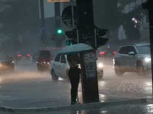 Inmet emite alerta de perigo para tempestade em SP, SC, PR e MS