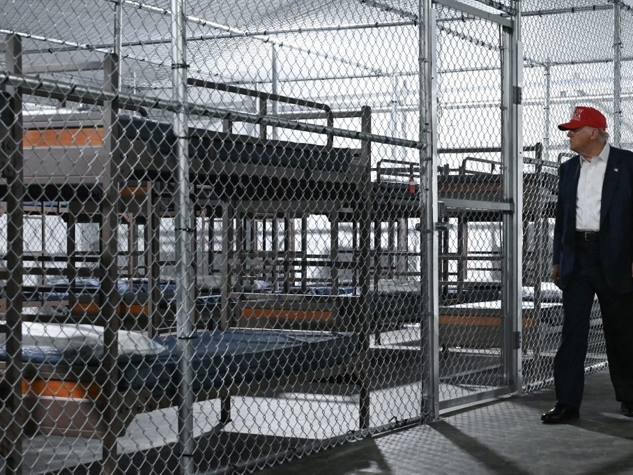 Alcatraz Jacar&eacute;': Trump abre para imigrantes e amplia deporta&ccedil;&atilde;o