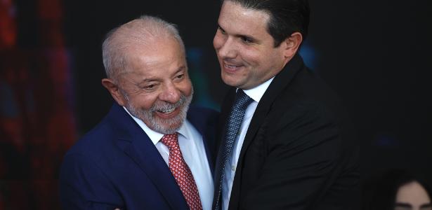 Líderes na Câmara preveem aprovação da PEC 6x1 com um ano de transição