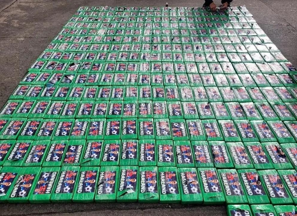 Cocaína apreendida tinha adesivos do jogador holandês Erling Haaland - undefined