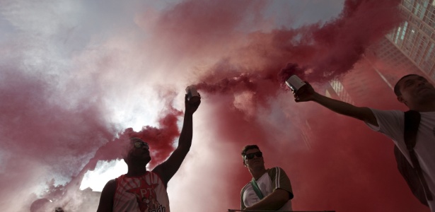 Protesto no Rio contra o impeachment de Dilma Rousseff - Ricardo Moraes/Reuters