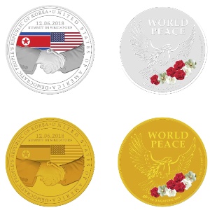 5.jun.2018 - Singapura lança medalha comemorativa com inscrição "Paz Mundial" em homenagem à cúpula - AFP PHOTO / THE SINGAPORE MINT 