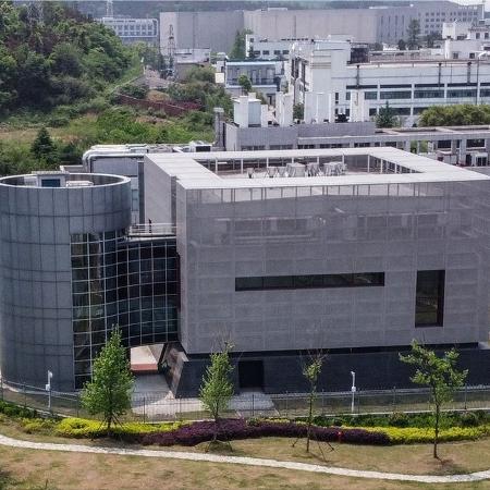 O laboratório de Wuhan, na China, é um dos 50 no mundo com o nível mais alto de biossegurança - AFP