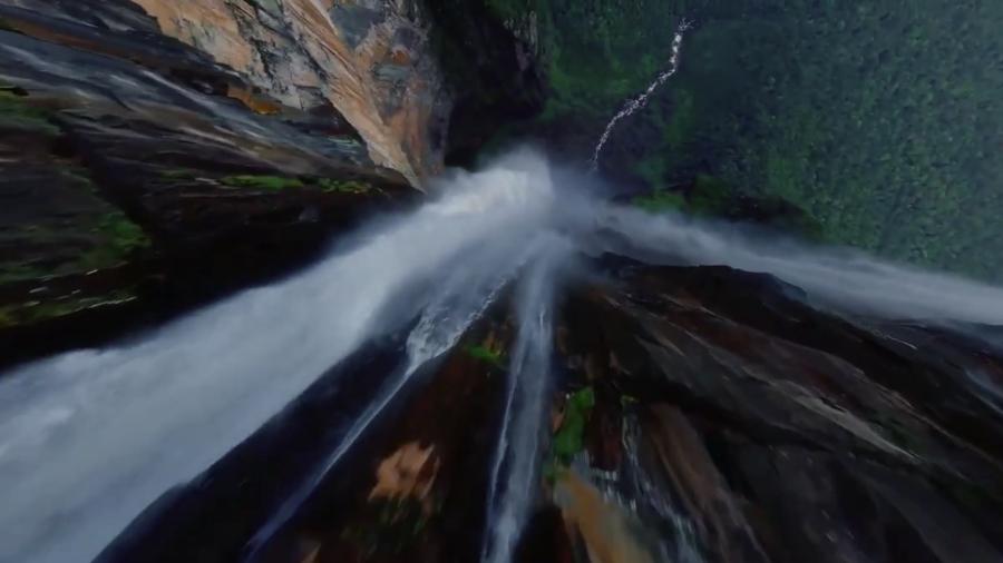 A catarata Angel Falls é a queda d"água mais alta do mundo, com 979 metros de altura - Reprodução/YouTube/Ellis van Jason