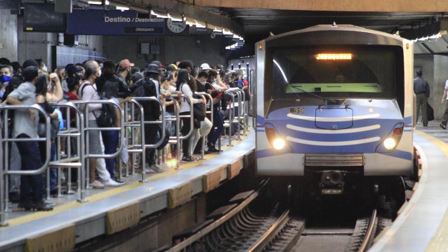29.out.2021 - Movimentação de passageiros na estação da Sé do metrô de São Paulo - Willian Moreira/Futura Press/Estadão Conteúdo