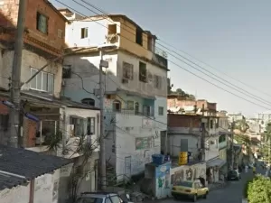 Homem atira contra grupo e fere 3 no Morro dos Macacos; criança foi baleada