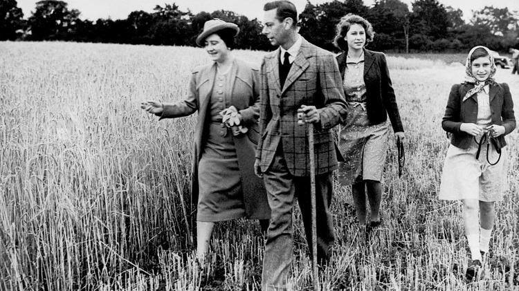 Royal family stayed in England during the war - PA - PA