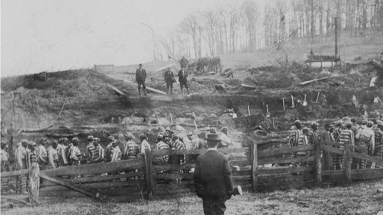 The Chain Gang in a 1909 photo - Getty Images - Getty Images