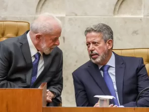 Lula e Lira se encontram para falar de taxação de 'comprinhas' da Shein