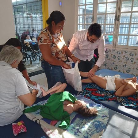 Equipe avalia crianças com necessidade de cirurgia no Recife Equipe avalia crianças com necessidade de cirurgia no Recife