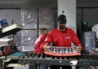 Palestinos trocam Coca-Cola por bebida local Chat Cola em boicote aos EUA - ZAIN JAAFAR/AFP