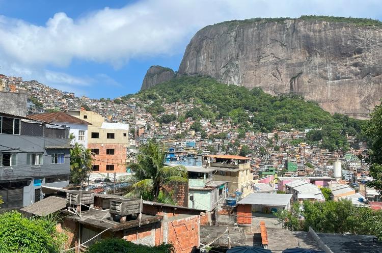 17.dez.2024 - Favela da Rocinha, na zona sul do Rio, após operação policial