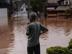 Moradores desalojados, falta de luz: chuva causa estragos no estado de SP