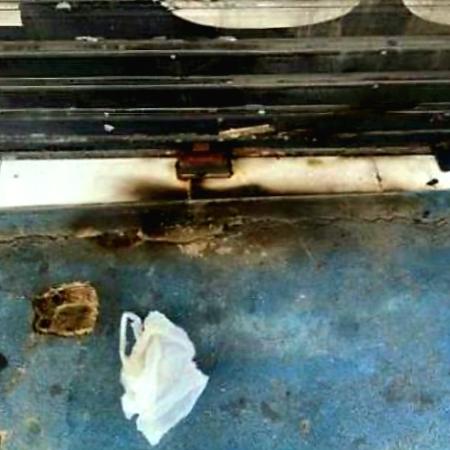Cadeado de loja destruída em atentado de membros do CV em Fortaleza Cadeado de loja destruída em atentado de membros do CV em Fortaleza