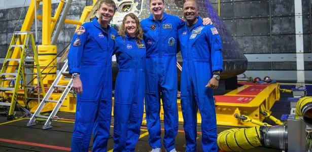 'Quando você está lá fora, quer voltar', diz comandante após viagem à Lua