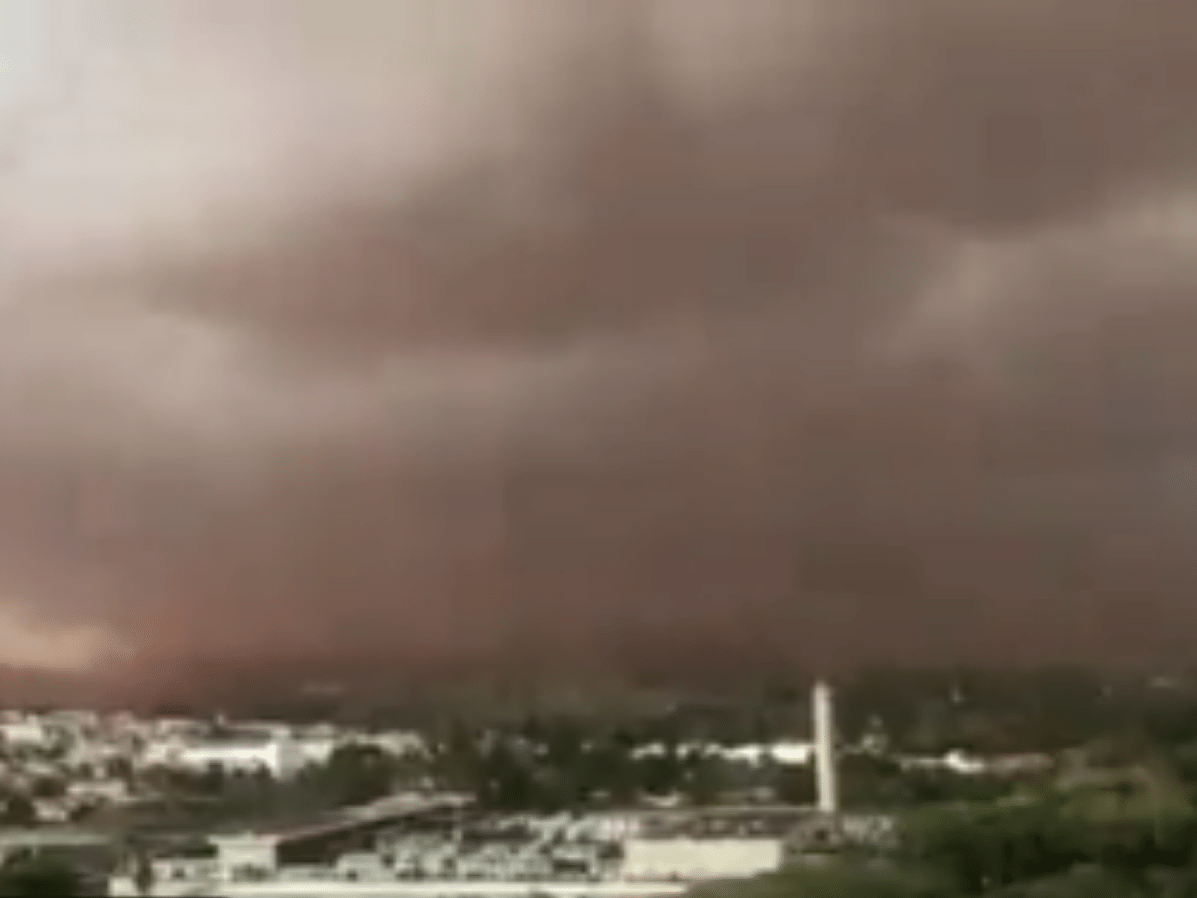 Vídeo Assustador Tempestade de areia atinge cidades de São Paulo e Minas  Gerais com rajadas de vento de 92 km/h Fenômeno foi registrado em Ribeirão  Preto, Franca, Jales, Presidente Prudente e Araçatuba (