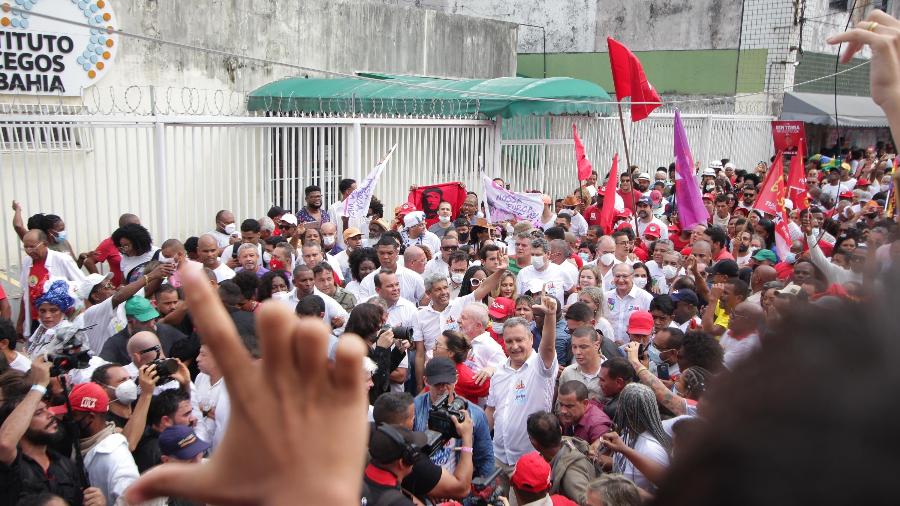 O ex-presidente Lula (PT) participa de ato público no centro de Salvador (BA) em comemoração pela independência da Bahia - IGORSMITH/FUTURA PRESS/FUTURA PRESS/ESTADÃO CONTEÚDO