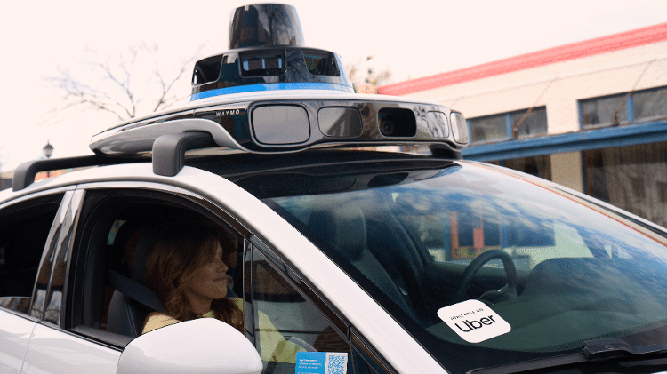 Detalhe de sensores no teto do carro autônomo da Waymo, que são usados pela Uber em Austin, no Texas (EUA) Detalhe de sensores no teto do carro autônomo da Waymo, que são usados pela Uber em Austin, no Texas (EUA)