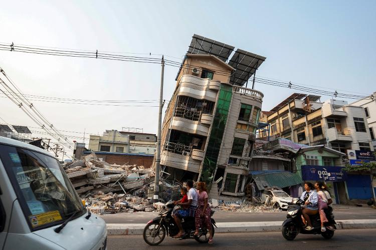 Prédio que desabou após um forte terremoto em Mandalay, segundo maior cidade de Mianmar, em 30 de março de 2025 Prédio que desabou após um forte terremoto em Mandalay, segundo maior cidade de Mianmar, em 30 de março de 2025