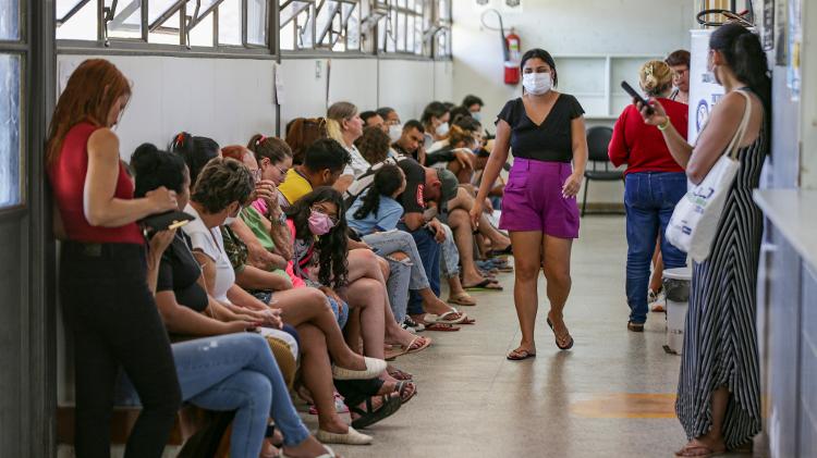 Pacientes aguardam atendimento em UBS da Ceilândia, no DF Pacientes aguardam atendimento em UBS da Ceilândia, no DF