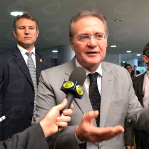Renan Calheiros sai do Palácio do Alvorada após almoçar com a presidente Dilma Rousseff - Agência Brasil