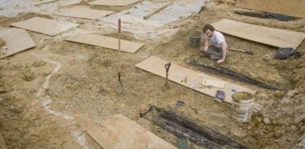 Caixões foram descobertos durante construção de estrada próximo ao campus - Universidade do Mississippi