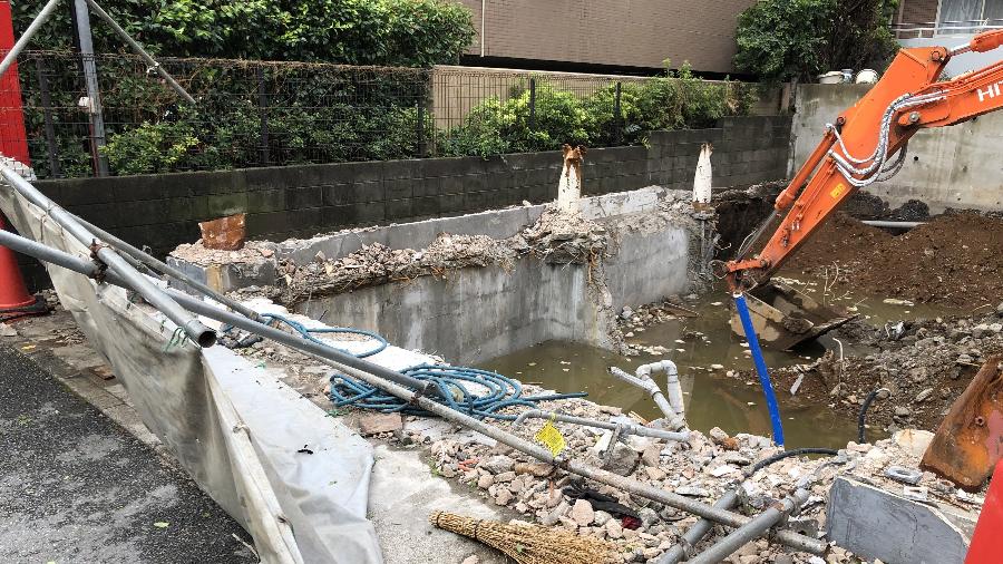 09.set.2019 - Tufão Faxai causa estragos em construção em Tóquio, no Japão - Xinhua/Du Xiaoyi