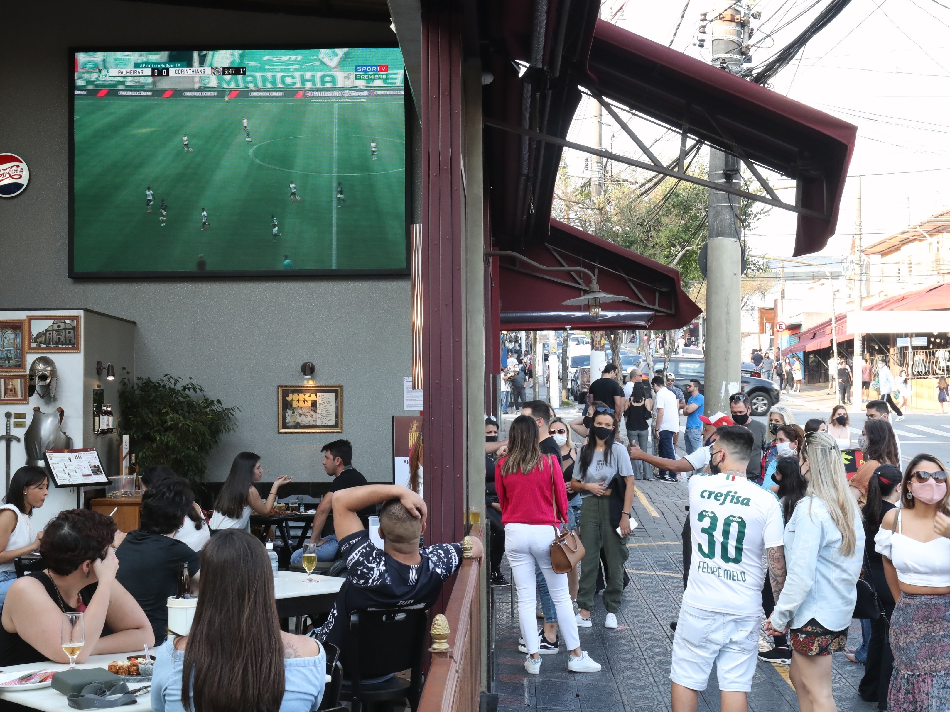 Covid-19 em SP: por que o vírus volta, na calada, a surfar na primeira onda