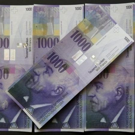 Franco suíço é uma moeda com cotação forte em comparação com euro, dólar e real - Reuters