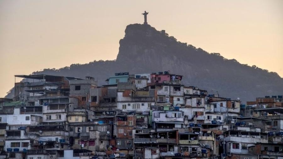 Casos de covid-19 no Rio de Janeiro aumentaram nas últimas semanas, apontam levantamentos - AFP