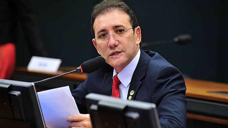 Ex-deputado federal Adail Carneiro foi denunciado pelo Ministério Público Federal após ser flagrado com R$ 2 milhões em espécie - Gustavo Lima / Câmara dos Deputados