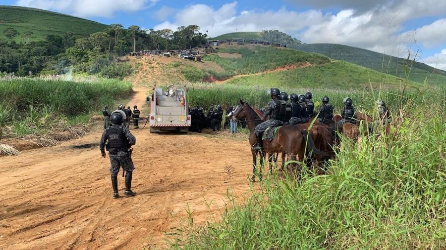 Policias realizam reintegração de posse em acampamento do MST em Amajari (PE) - MST