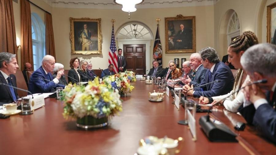 Presidentes Lula e Biden fazem reunião na Casa Branca, junto a outros representantes de governo