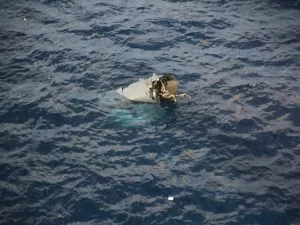 Avião militar dos EUA com oito tripulantes cai no mar próximo ao Japão
