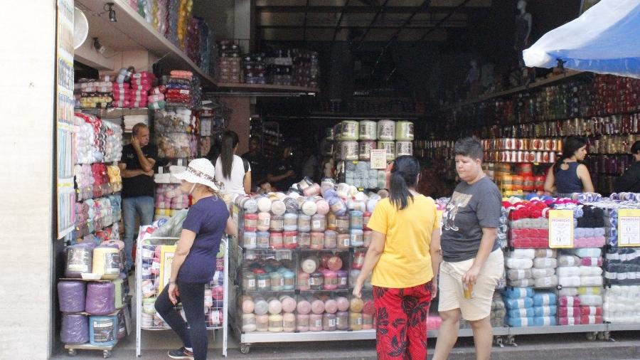 Falta de energia afeta lojas na região da 25 de Março, no centro de São Paulo