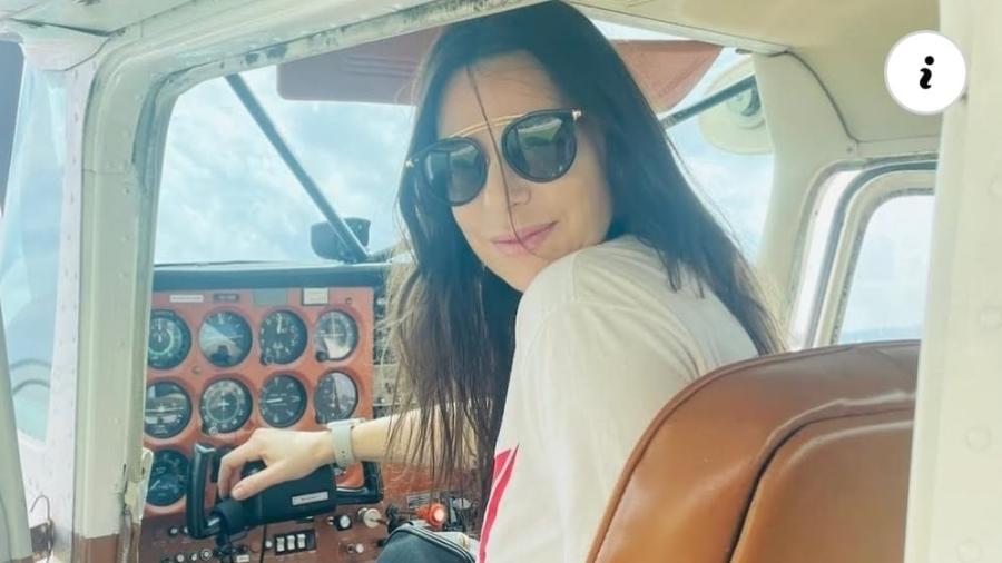 Juliana Turchetti morreu, aos 45 anos, enquanto fazia manobra com avião