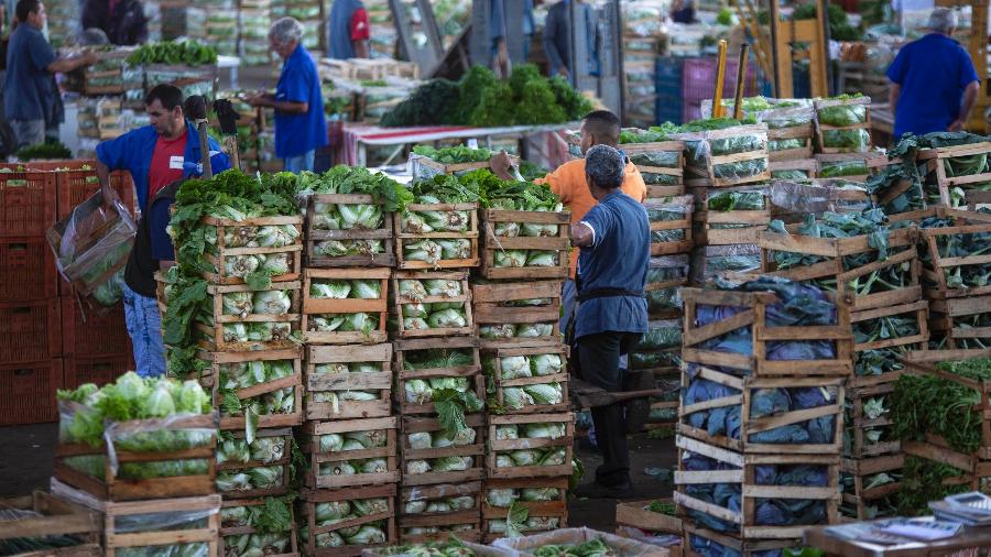 Queda foi impulsionada pela redução nos preços no atacado de frutas, legumes e verduras - Suamy Beydoun/Agif/Estadão Conteúdo