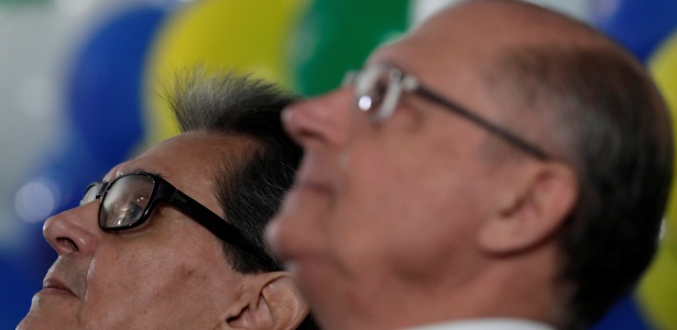 28.jul.2018 - Alckmin e Jefferson durante convenção do PTB em Brasília