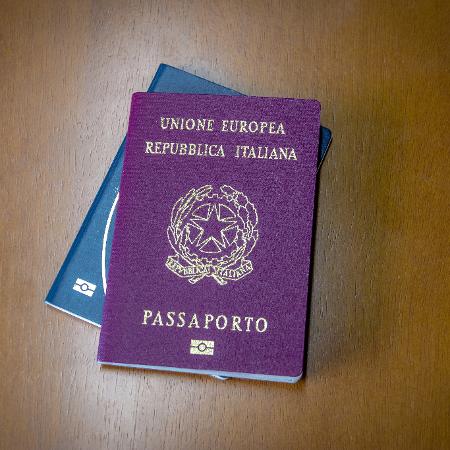 Passaporte italiano - diegograndi/iStock