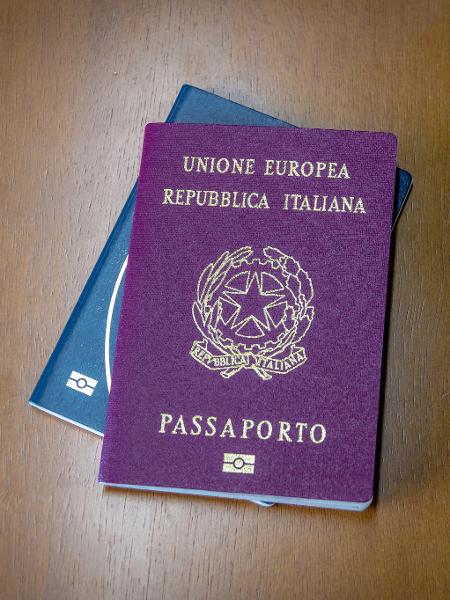 Passaporte italiano - diegograndi/iStock