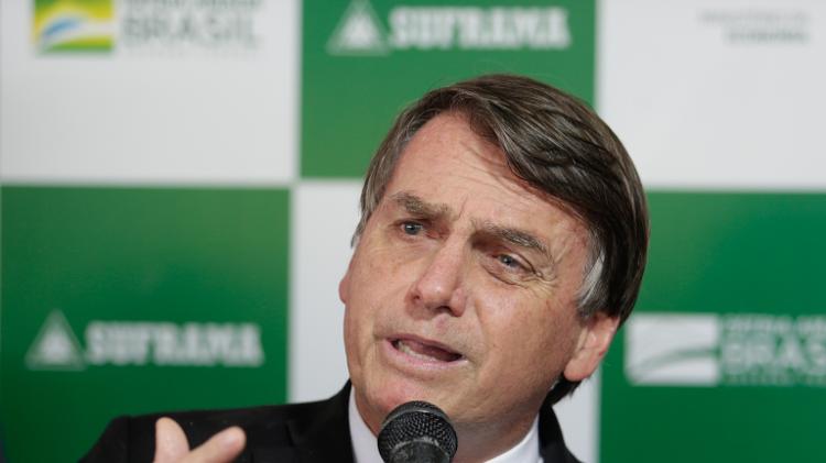 Bolsonaro diz que ONGs podem estar por trás de queimadas na Amazônia