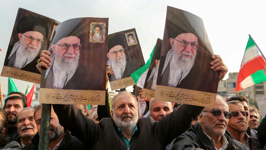 25.nov.2019 - Protesto pró-governo de Ayatollah Ali Khamenei, no Irã - Atta Kenare/AFP