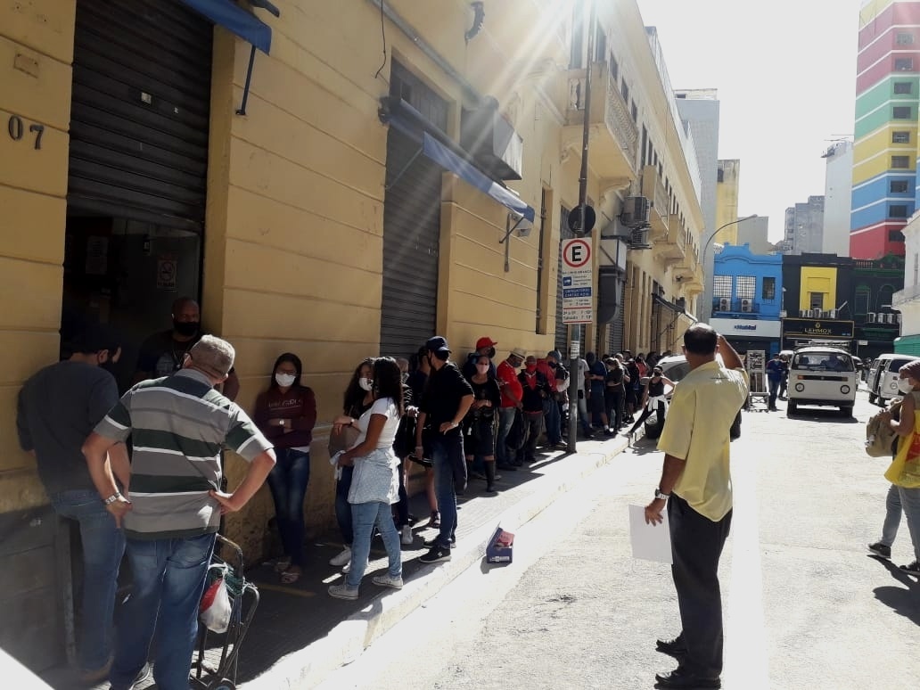 Comerciantes burlam ordem da prefeitura e reabrem comércio no centro de SP