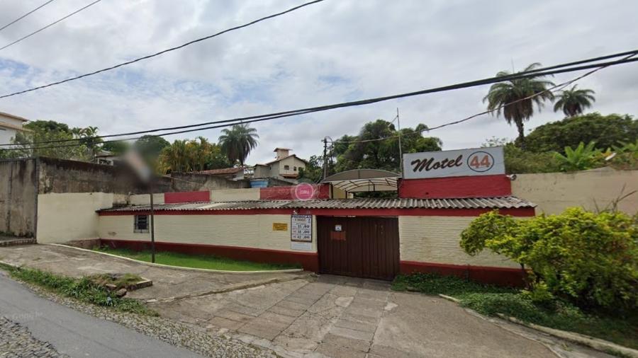 Mãe e tio de criança foram presos após levar menina ao motel - Google Street View/Reprodução