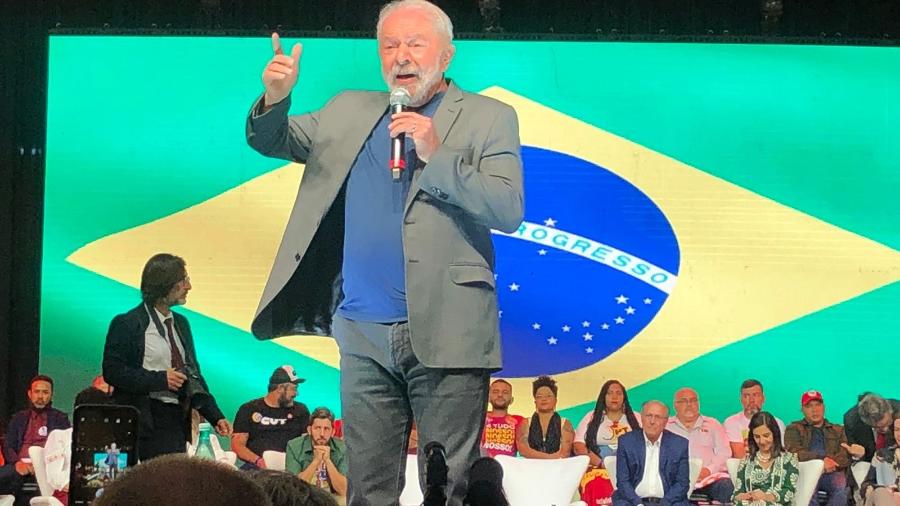 O ex-presidente Lula (PT) em ato de pré-campanha em Brasília - Camila Turtelli/UOL
